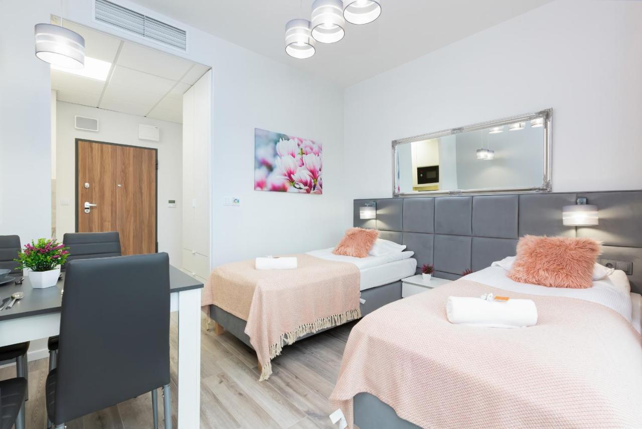 Warsaw Prymasa Tysiaclecia Business Centre By Noclegi Renters Esterno foto